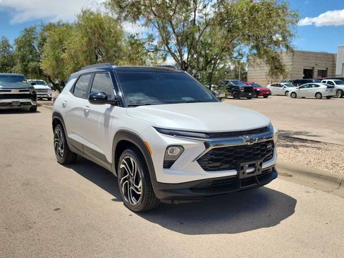 Used 2026 Chevrolet TrailBlazer RS w/ Convenience Package AWD/4WD image 2