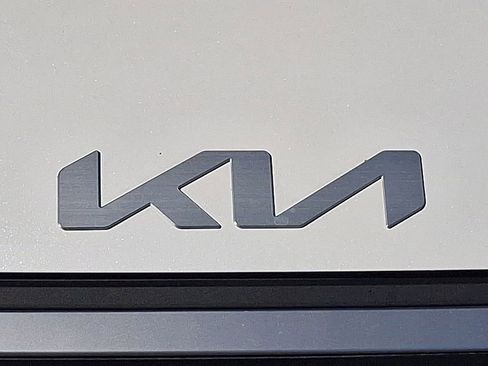 Certified 2025 Kia K4 FWD image 28