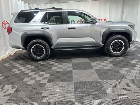 Used 2025 Toyota 4Runner TRD Off-Road image 7