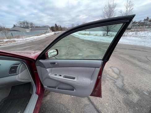 Used 2004 Toyota Camry LE image 28