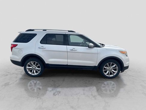 Used 2014 Ford Explorer Limited w/ Equipment Group 301A AWD/4WD image 7