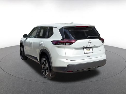 Used 2025 Nissan Rogue SV AWD/4WD image 11