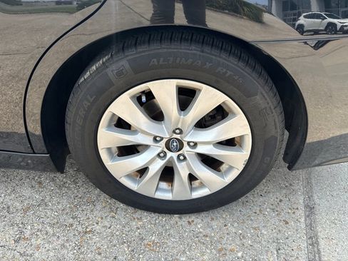 Used 2015 Subaru Legacy 2.5i Premium AWD/4WD image 24