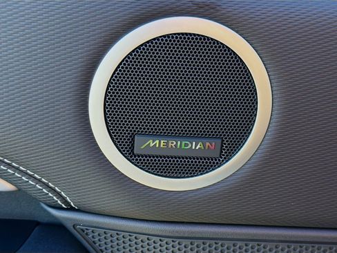 New 2026 Land Rover Discovery Dynamic SE image 24