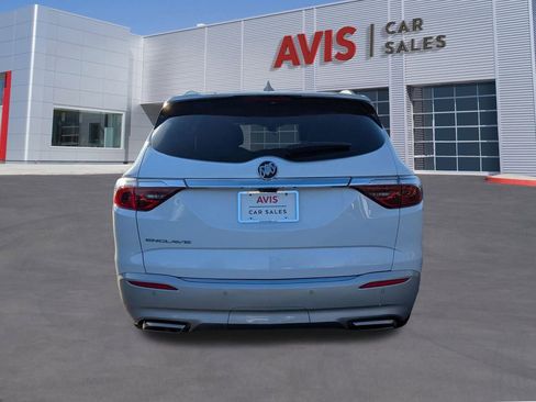 Used 2024 Buick Enclave Premium image 7