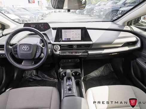 Used 2024 Toyota Prius LE FWD image 32