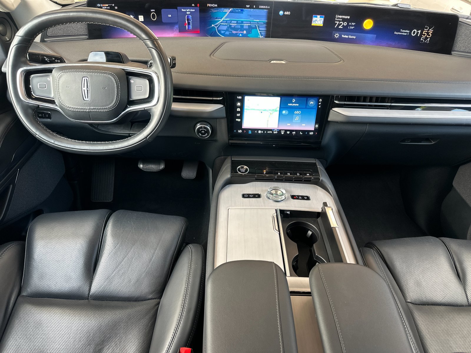 Certified 2025 Lincoln Navigator L Reserve AWD/4WD image 14