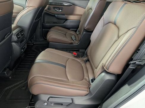 Used 2025 Honda Pilot Elite image 28