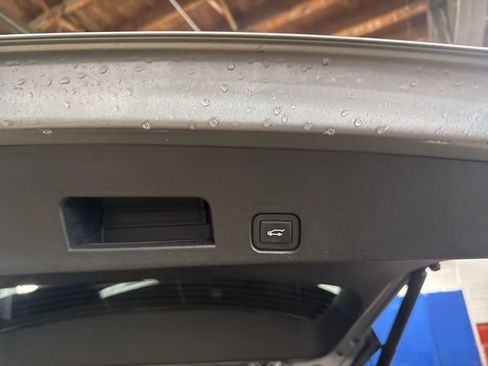 Used 2024 Chevrolet Traverse Z71 image 15