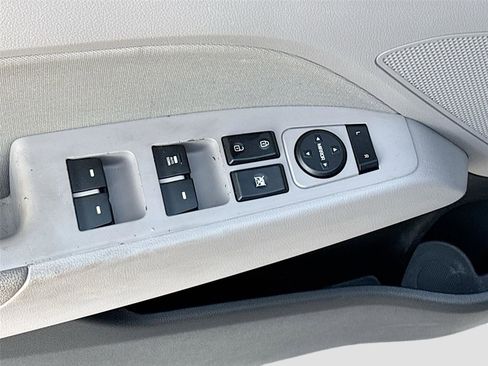 Used 2017 Hyundai Elantra SE FWD image 17