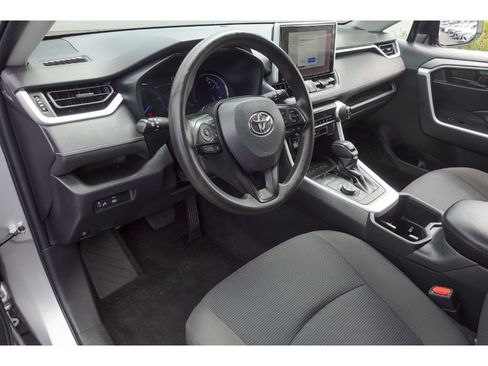 Certified 2023 Toyota RAV4 LE AWD/4WD image 9