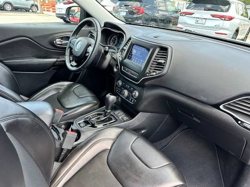Used 2019 Jeep Cherokee Latitude Plus FWD image 24