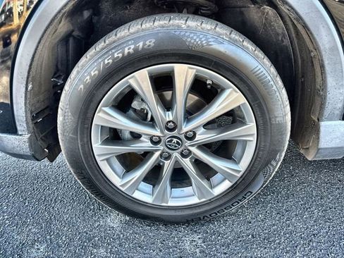 Used 2018 Toyota RAV4 Limited image 18