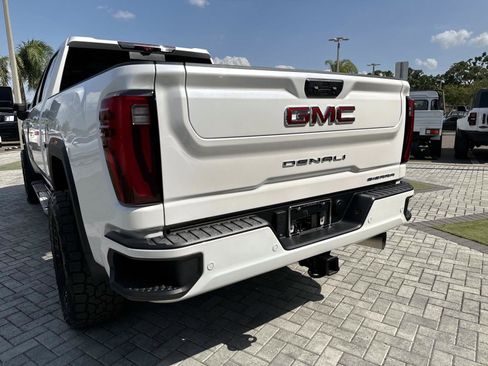 Used 2024 GMC Sierra 2500 Denali w/ Denali Reserve Package AWD/4WD image 10