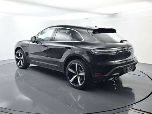 Certified 2025 Porsche Macan AWD/4WD image 3