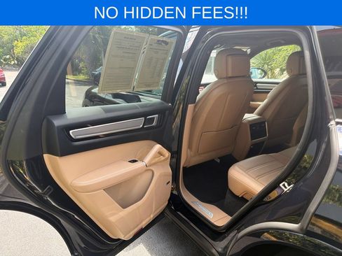 Used 2022 Porsche Cayenne Platinum Edition AWD/4WD image 43