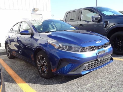 Used 2022 Kia Forte LXS w/ LXS Technology Package FWD image 1