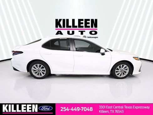 Used 2023 Toyota Camry LE image 9
