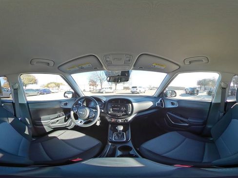 Used 2025 Kia Soul LX w/ LX Technology Package image 42