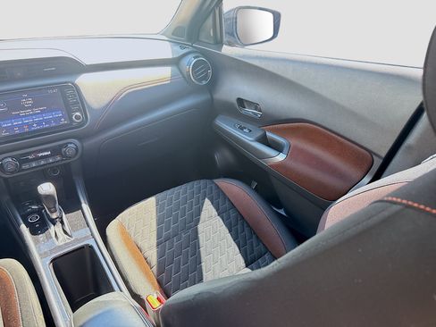 Used 2021 Nissan Kicks SR FWD image 21