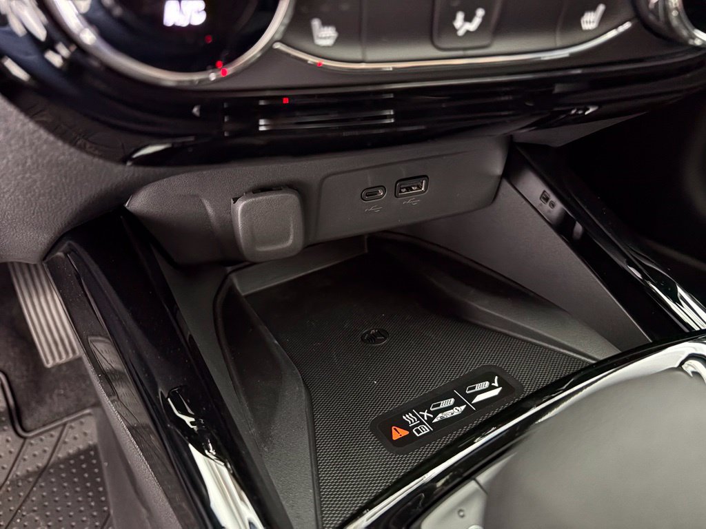 New 2026 Chevrolet Trax RS w/ Sunroof Package FWD image 13