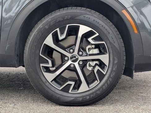Certified 2024 Kia Sportage EX w/ EX Premium Package AWD/4WD image 12