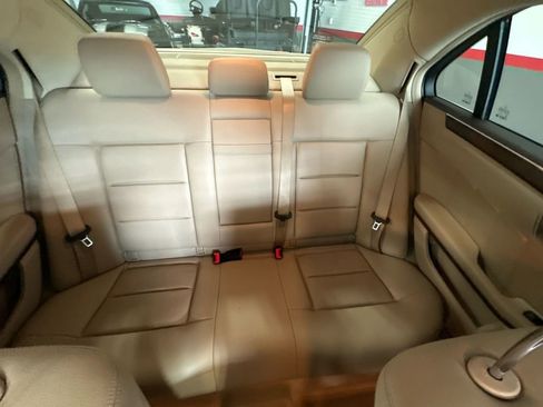 Used 2010 Mercedes-Benz E 350 4MATIC Sedan image 19