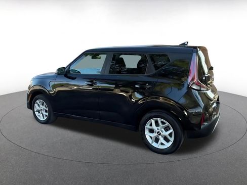 Used 2025 Kia Soul LX w/ LX Technology Package image 10
