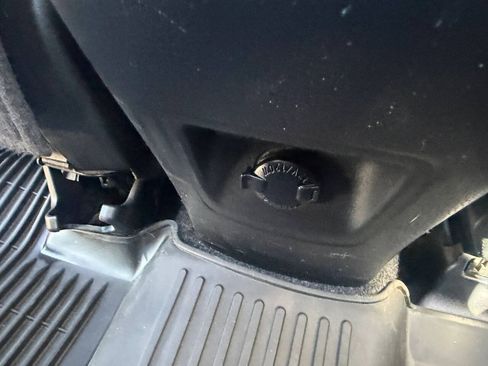 Used 2018 Toyota RAV4 XLE AWD/4WD image 28
