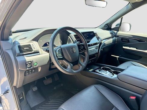 Used 2024 Honda Passport Black Edition image 27