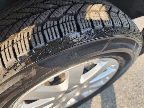 Used 2014 Chrysler Town & Country Touring image 38