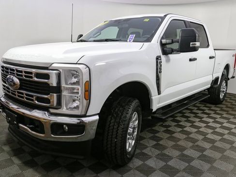 Used 2024 Ford F350 XLT image 5