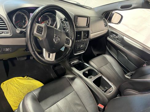 Used 2017 Dodge Grand Caravan GT image 23