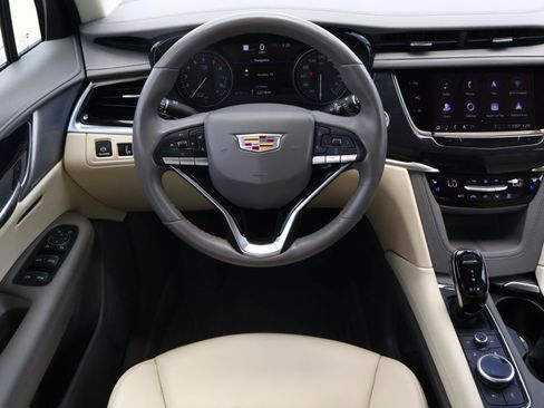 Certified 2024 Cadillac XT6 Premium Luxury w/ Technology Package FWD image 13