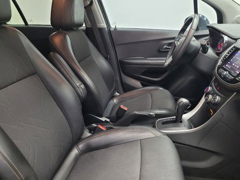 Used 2021 Chevrolet Trax LT w/ LT Convenience Package FWD image 21