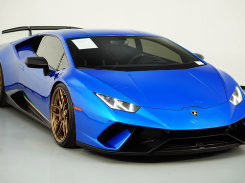 Used 2018 Lamborghini Huracan Performante image 55