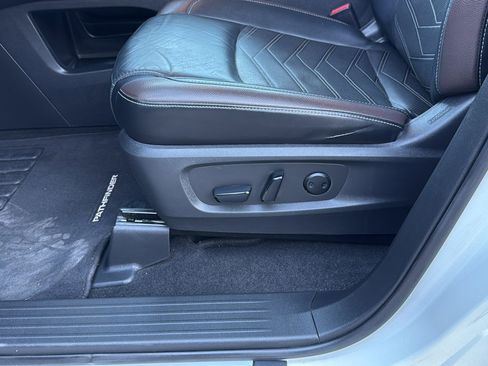 Used 2022 Nissan Pathfinder Platinum w/ Cargo Package image 10