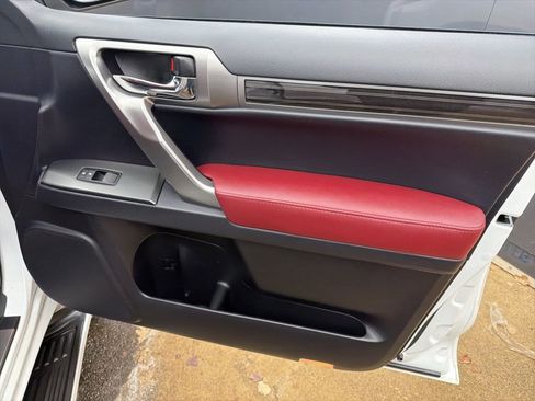 Used 2023 Lexus GX 460 Premium w/ Premium Package image 29