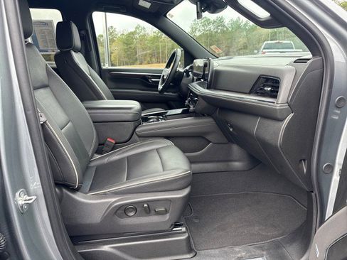 Used 2025 Chevrolet Tahoe Premier image 9