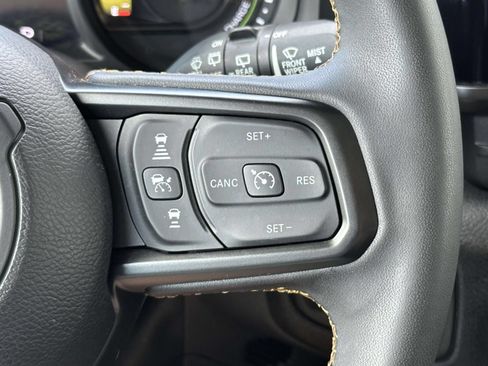 Used 2024 Jeep Wrangler Unlimited w/ Convenience Group AWD/4WD image 22