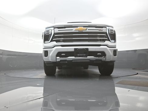 Used 2024 Chevrolet Silverado 2500 LTZ w/ LTZ Plus Package AWD/4WD image 10