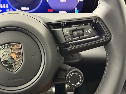 Certified 2025 Porsche Macan Turbo Electric AWD/4WD image 27