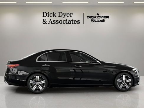 Used 2025 Mercedes-Benz C 300 Sedan image 5