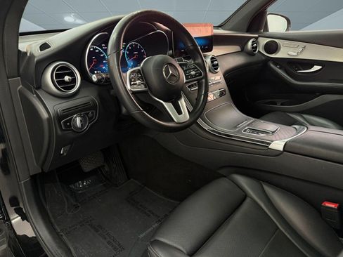 Used 2022 Mercedes-Benz GLC 300 image 4