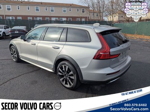 Certified 2024 Volvo V60 B5 Cross Country Ultimate image 5