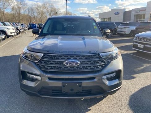 Used 2021 Ford Explorer XLT w/ Equipment Group 202A image 9