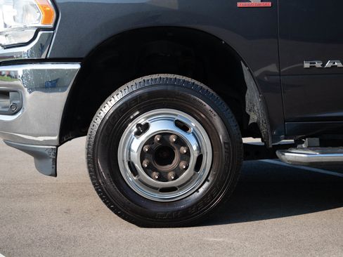 Used 2020 RAM 3500 Big Horn w/ Level 1 Equipment Group AWD/4WD image 29