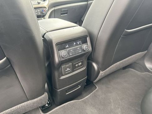 Used 2021 GMC Acadia Denali w/ Denali Technology Package FWD image 14