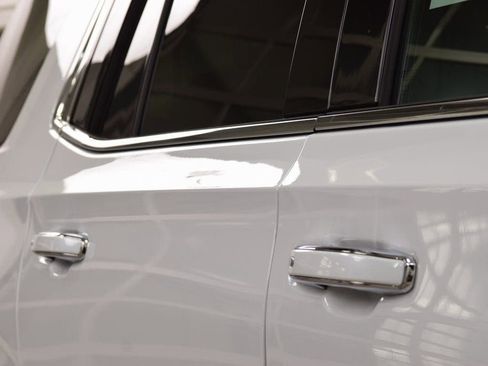 New 2026 Chevrolet Tahoe High Country AWD/4WD image 19