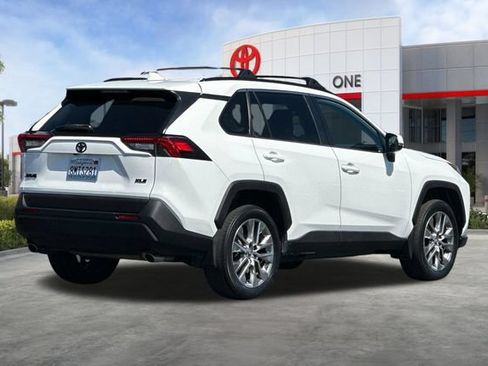 Certified 2019 Toyota RAV4 XLE Premium w/ Carpet Mat Package FWD image 5